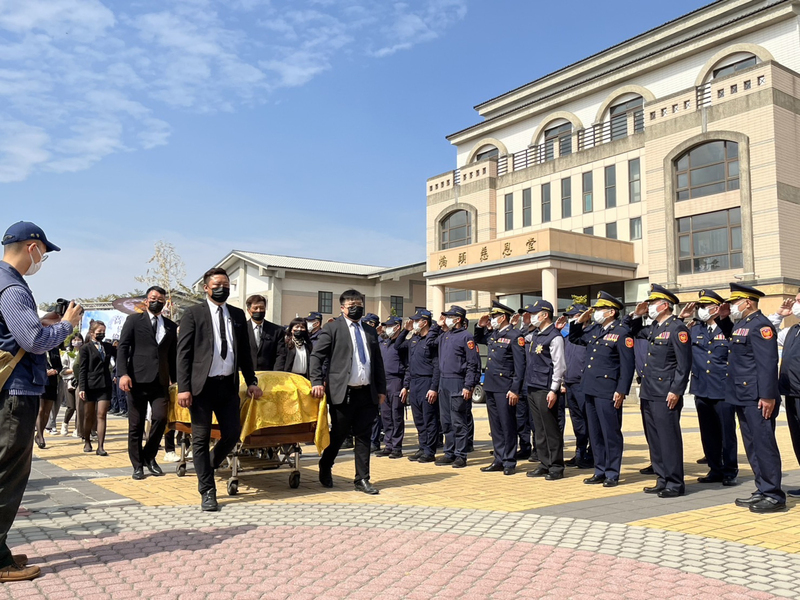 員警遭毒駕追撞身亡 林右昌出席公祭誓言掃蕩毒品