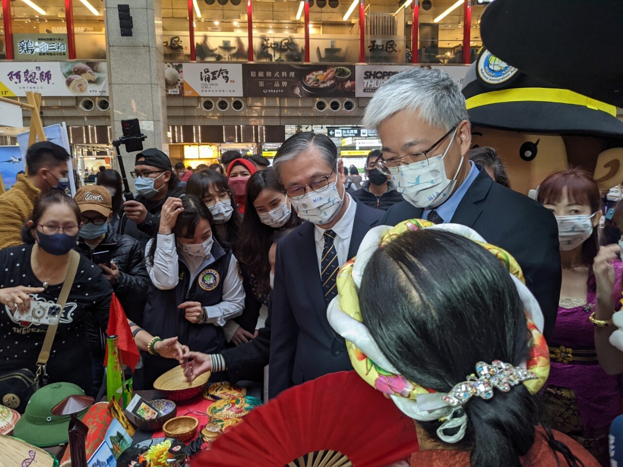 美食.表演助陣快閃北車 內政部籲逾期外來人口自行到案