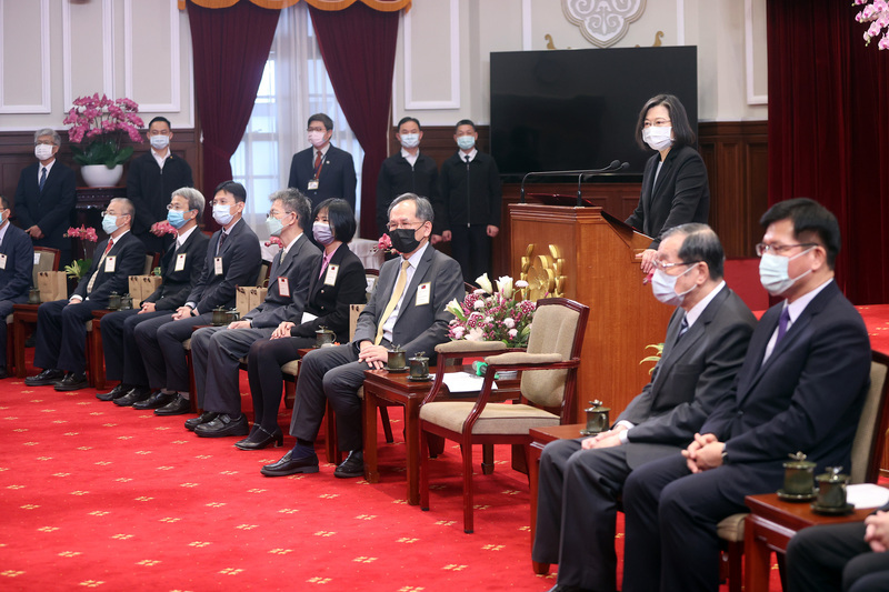 總統接見全國模範公務員 勉落實經濟民生因應措施