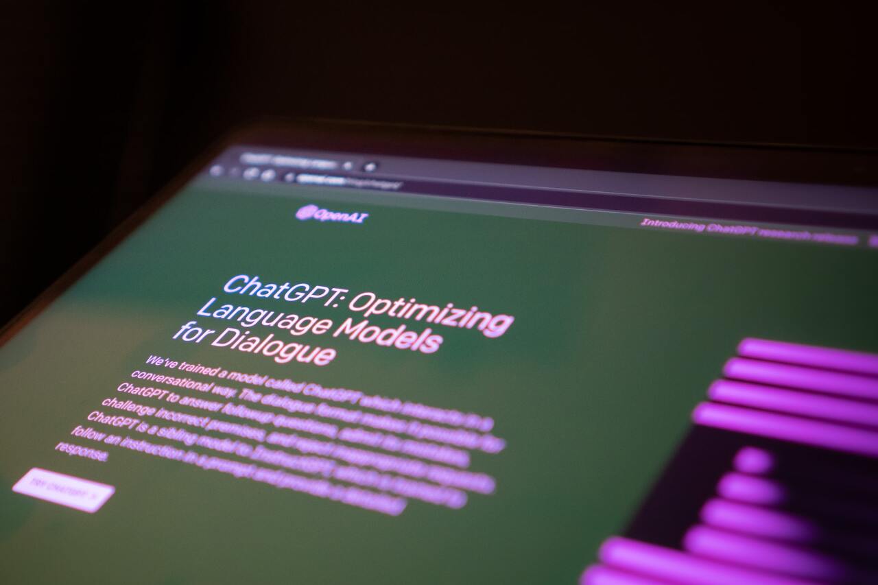 ChatGPT爆紅！科學家憂心碳排與能源使用大舉提升