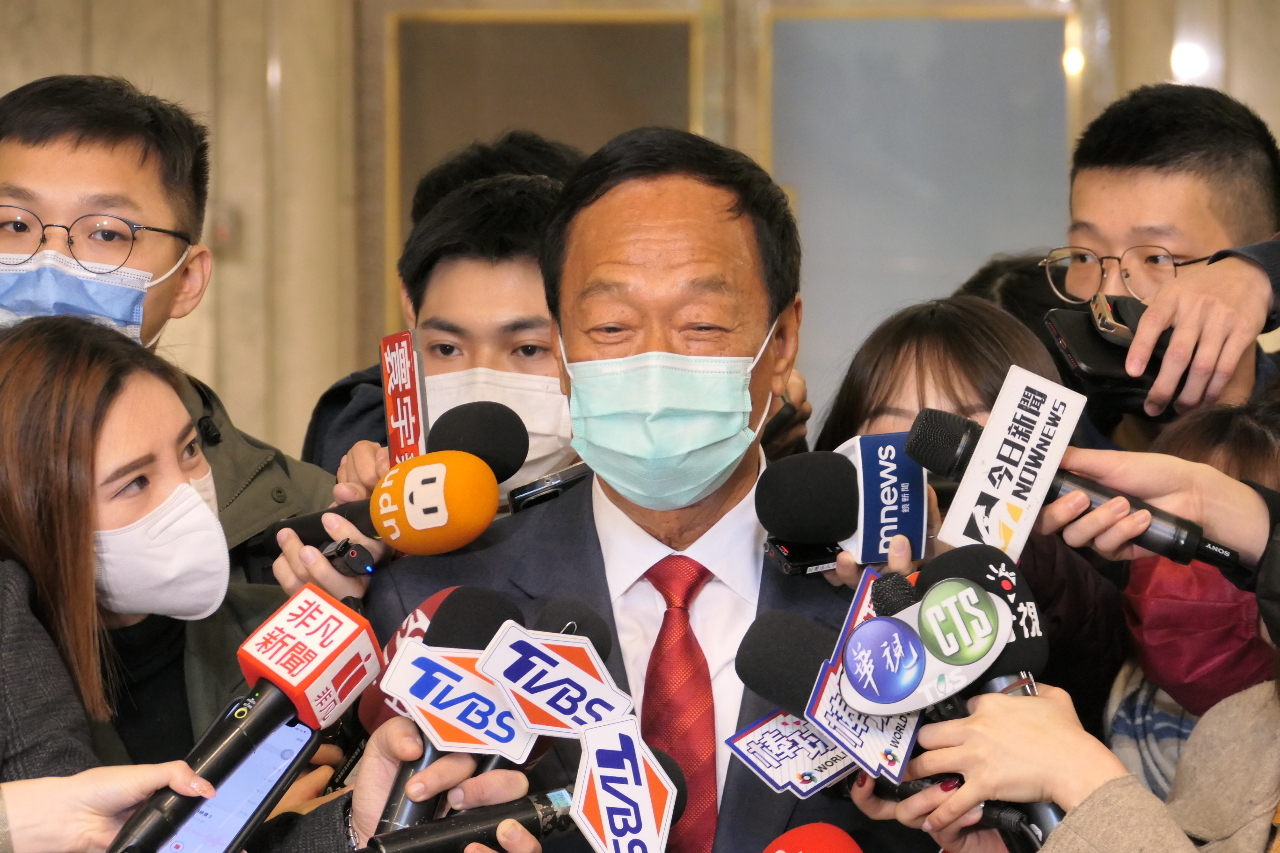 郭台銘：為台灣做事不計較任何形式　義不容辭