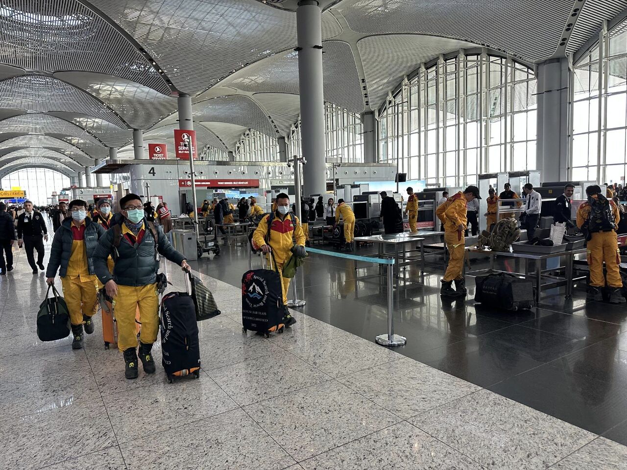 台灣搜救隊啟程返國 專機預定下午3時返抵國門 (影音)