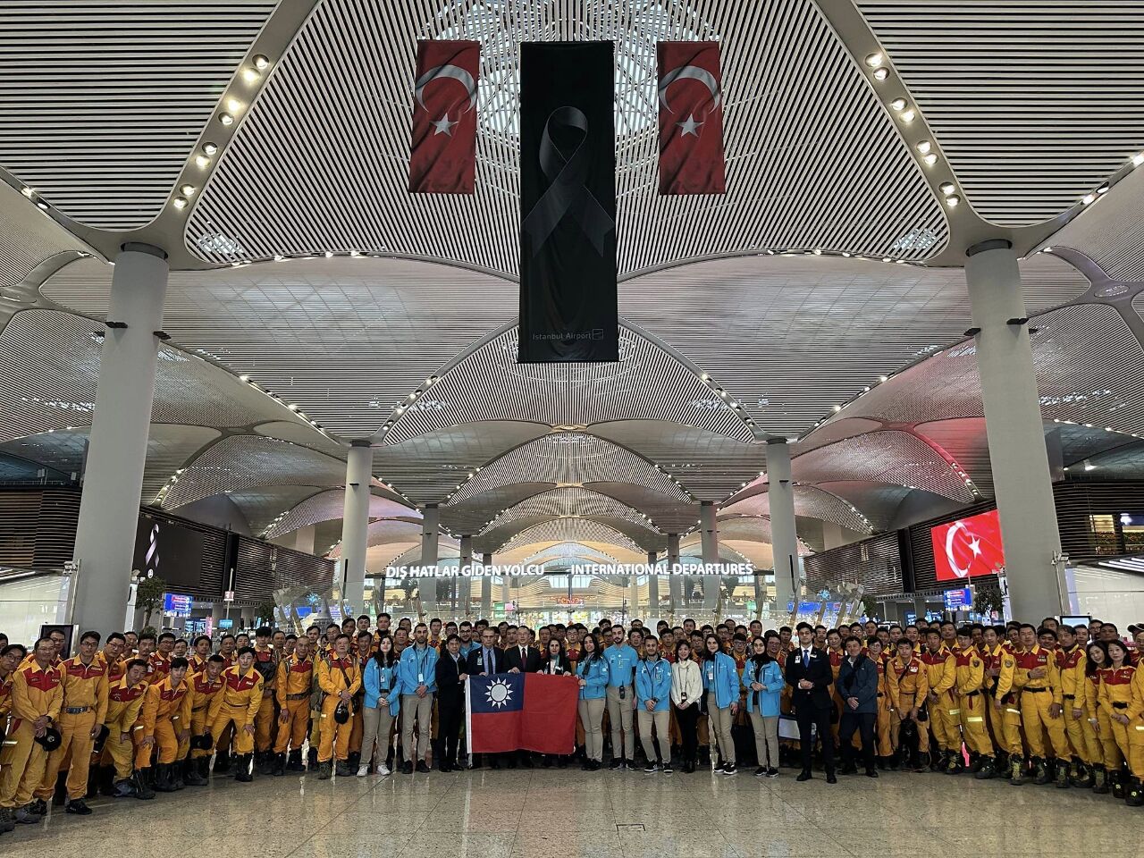 台灣搜救隊離境 土耳其機場5分鐘掌聲致謝 (影音)