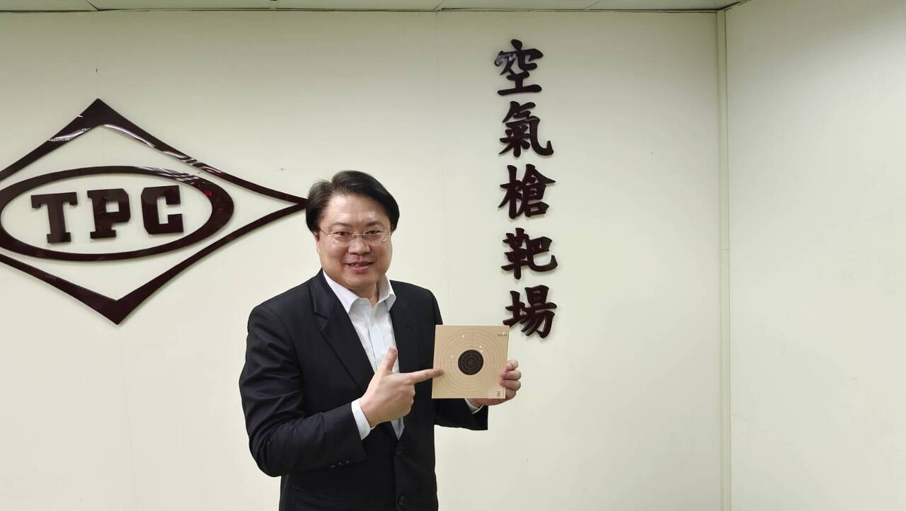 視察警專 林右昌盼再訓練用槍時機、加強警民溝通