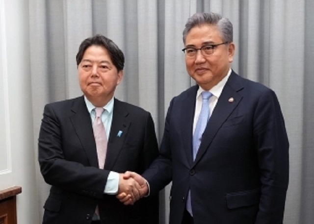 日韓外長慕尼黑會談 同意密切溝通化解爭議