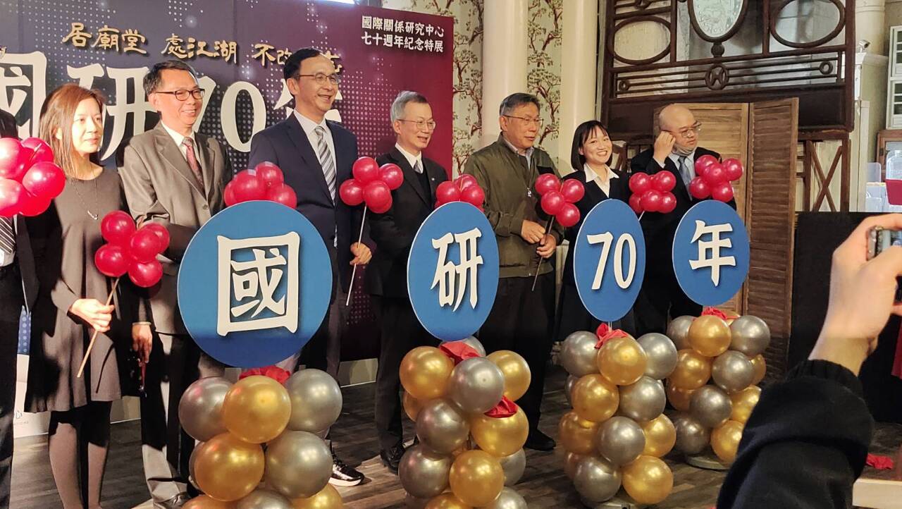 與柯文哲同台 朱立倫：一起為台灣打拚