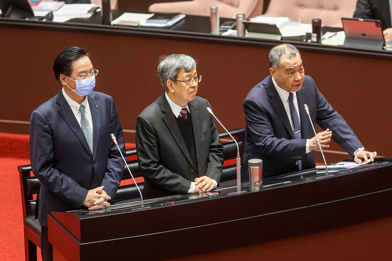 立委稱役男等兵單過長 邱國正：滯徵役男今年可以消化完
