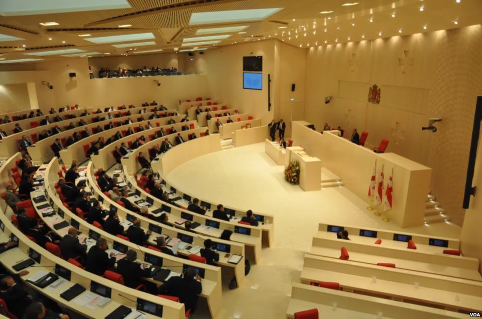 人民抗議走向威權 喬治亞執政黨撤回外國代理人法案