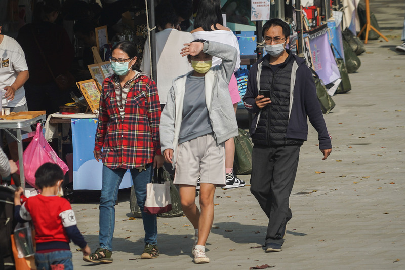 清晨偏冷白天冷氣團減弱 各地氣溫回升高溫27度