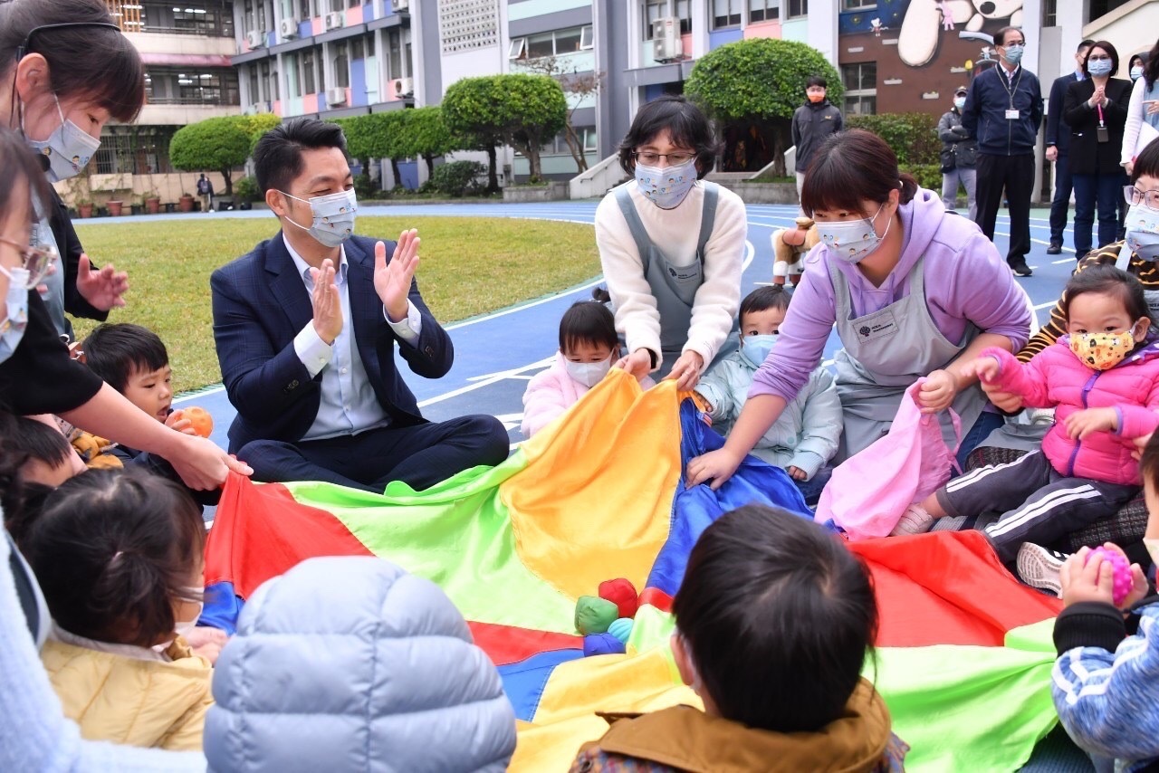 北市調高公辦民營托育人員薪資、降低師生比