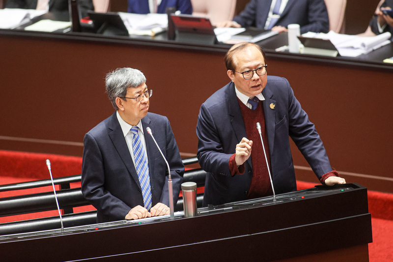 高金素梅質疑美操縱台灣引戰爭 陳建仁動怒反批疑美論