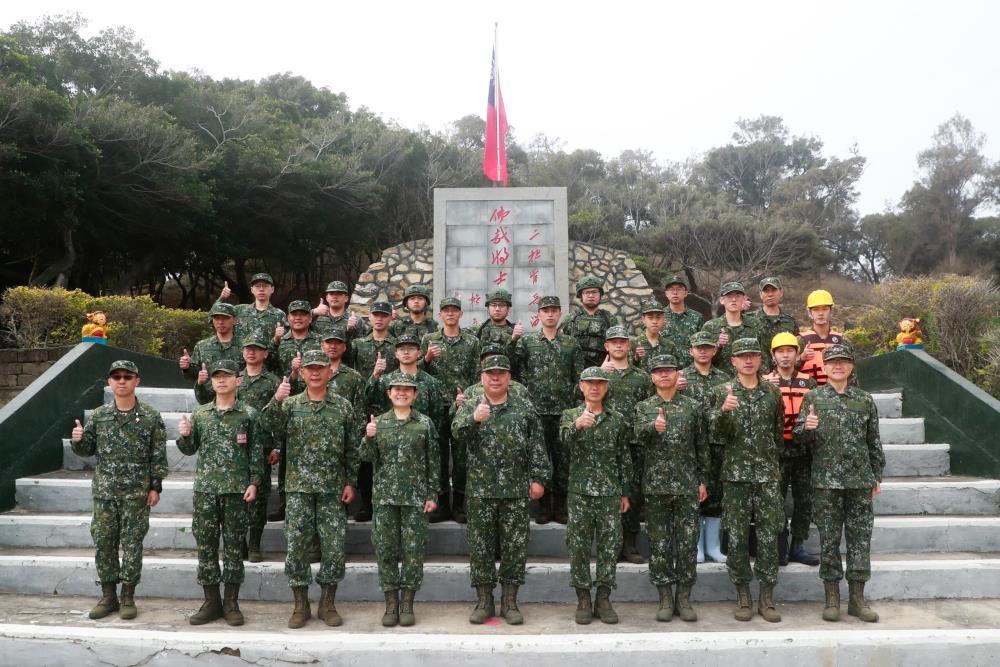 陸軍司令登二膽島打氣 籲官兵孝順、忠誠