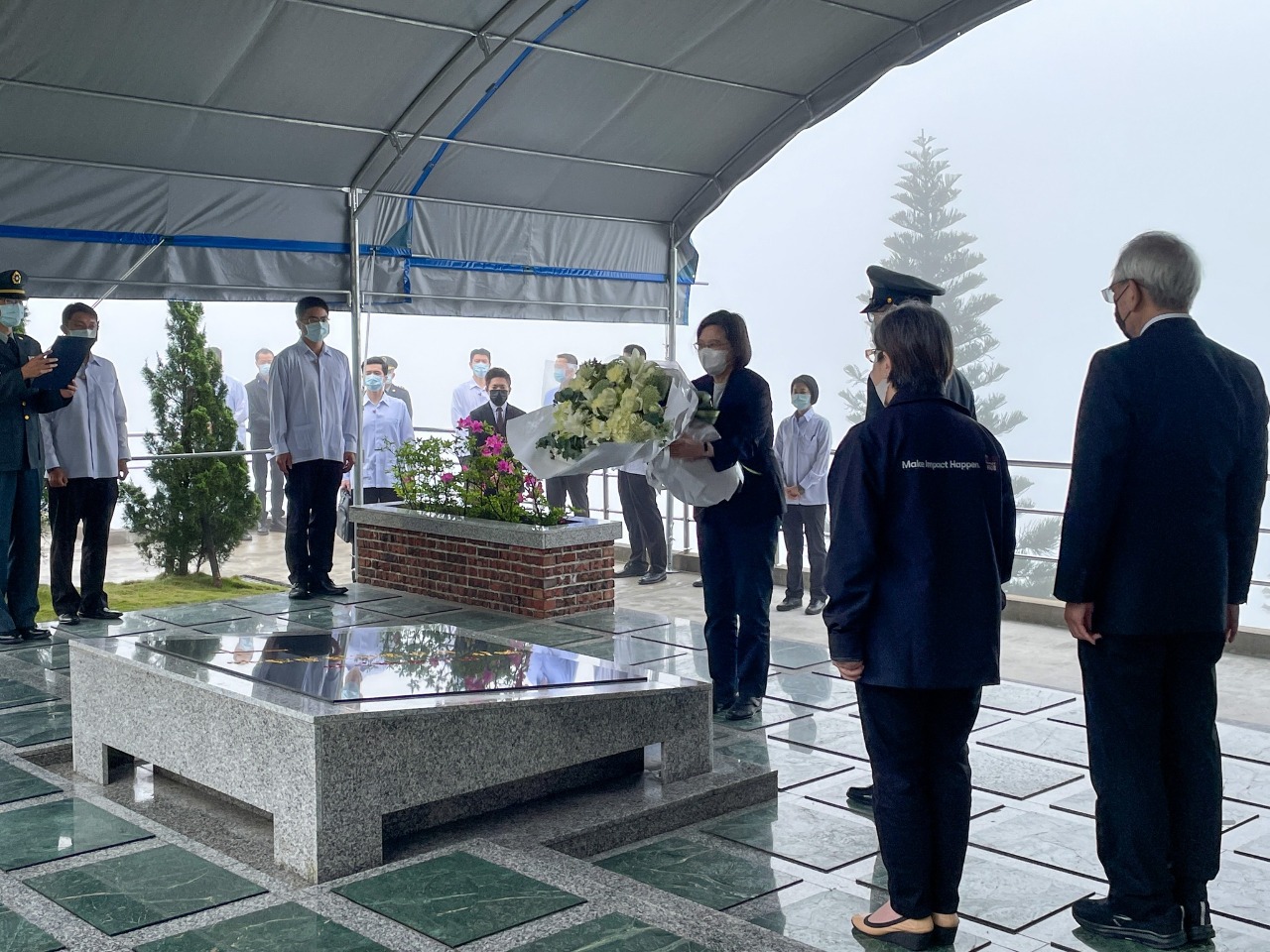 蔡總統五指山追思李登輝 不忘故人赴史明墓前致意