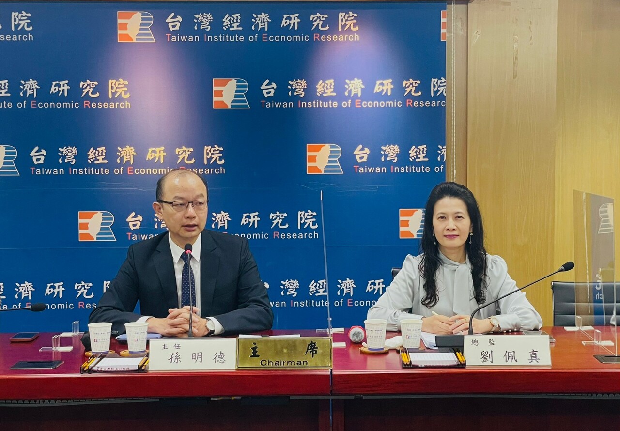 三大產業測驗點齊走高 台經院研判景氣谷底落4月