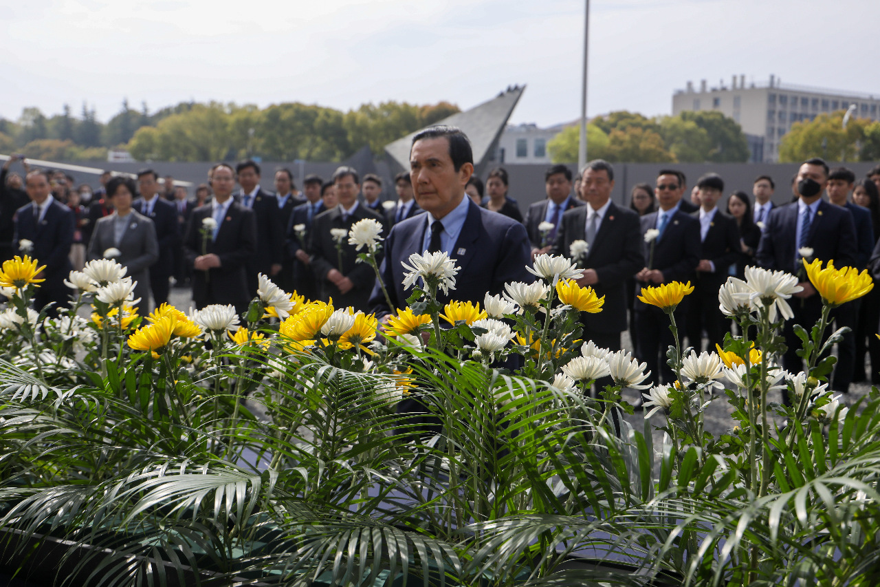 馬英九訪中／參觀南京大屠殺館 馬英九籲兩岸避戰謀和