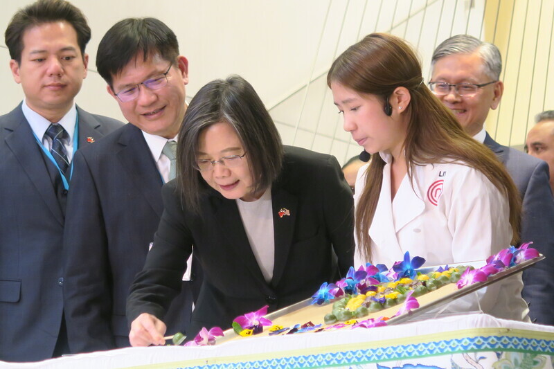 蔡總統紐約會小廚神朱如茵 品嚐涼圓挺台灣