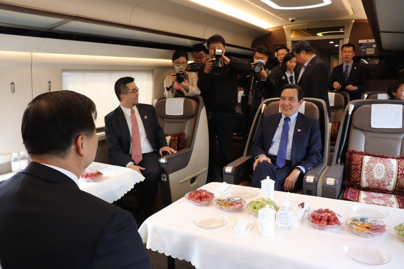 馬英九訪中／馬搭高鐵到長沙 宋濤陪同搭乘
