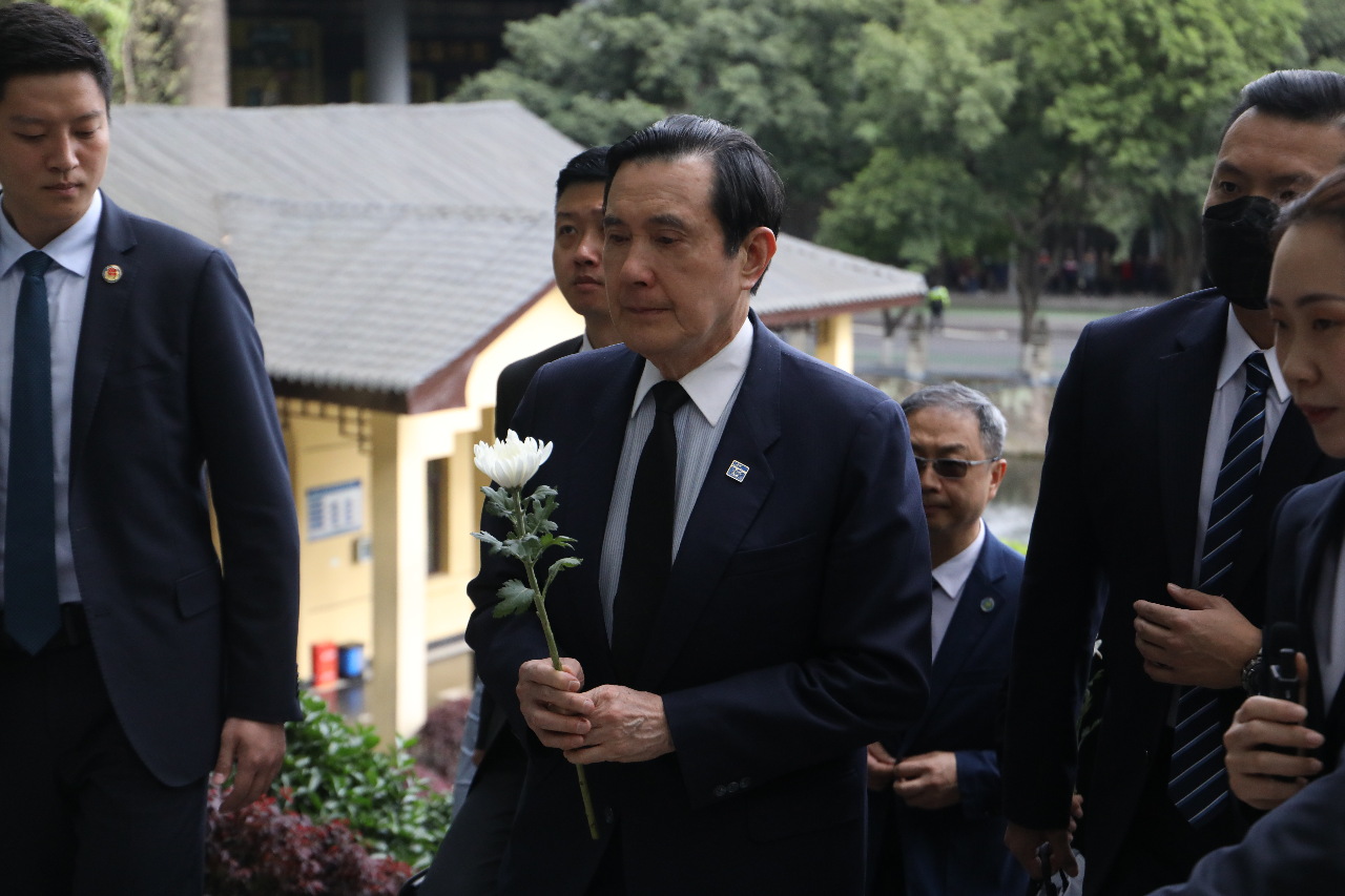 馬英九訪中與連戰的待遇是大相徑庭