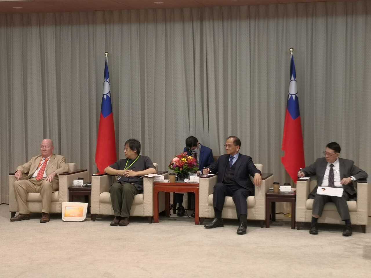 歐美人權學者訪台 游錫堃：不畏中共強權令人感動