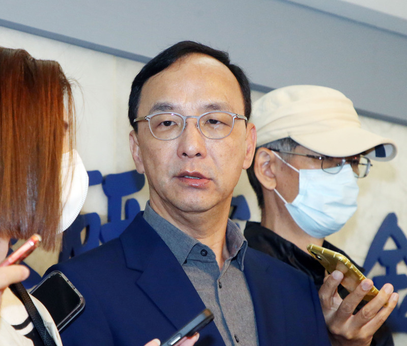 郭台銘10日密會柯文哲 朱立倫：會擔憂的是民進黨