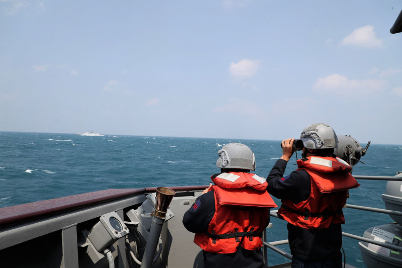 公布監控共機艦照  國防部：迄下午4時偵獲71架次共機