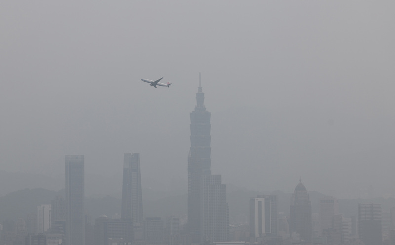 境外空污加擴散不佳 今中南部空品亮紅燈