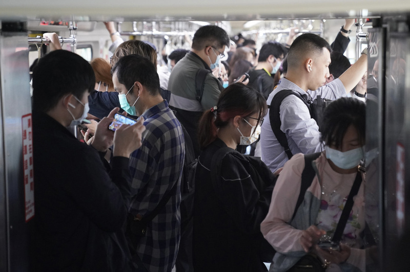 國內病毒齊發 醫：戴口罩比例降 疫情恐再攀升
