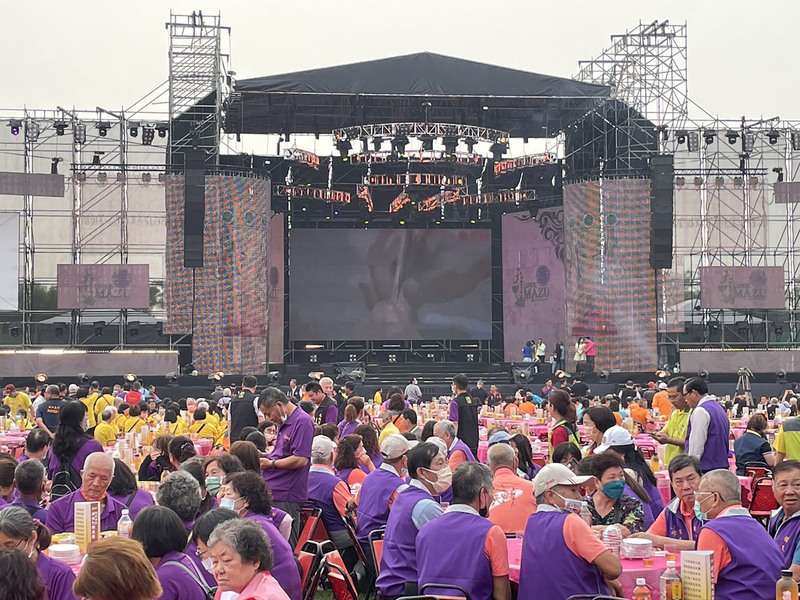睽違3年再度舉辦 大甲媽祖起駕宴席開千桌
