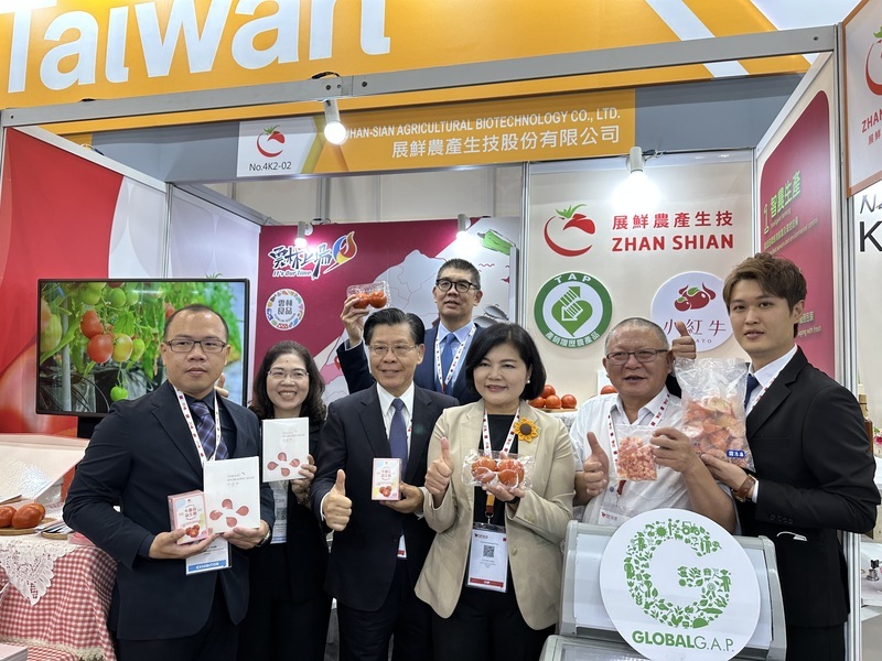 新加坡食品展台灣館第2大 雲花縣長現場促銷