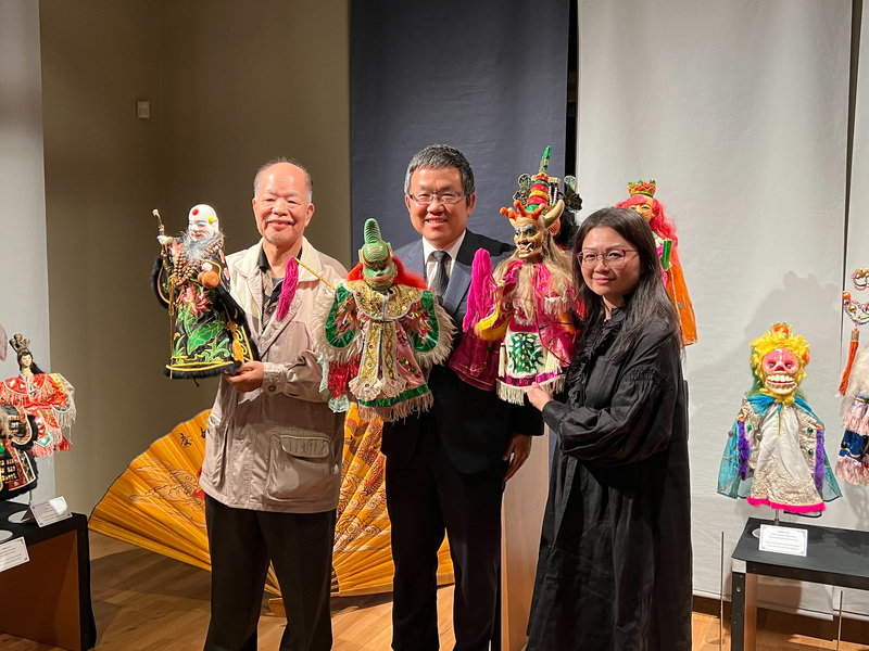 布袋戲特展匈牙利登場 老藝師許金棒助陣