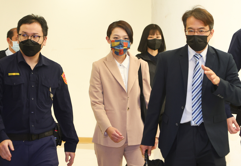 高虹安赴北檢說明詐領助理費及資策會案 訊後請回