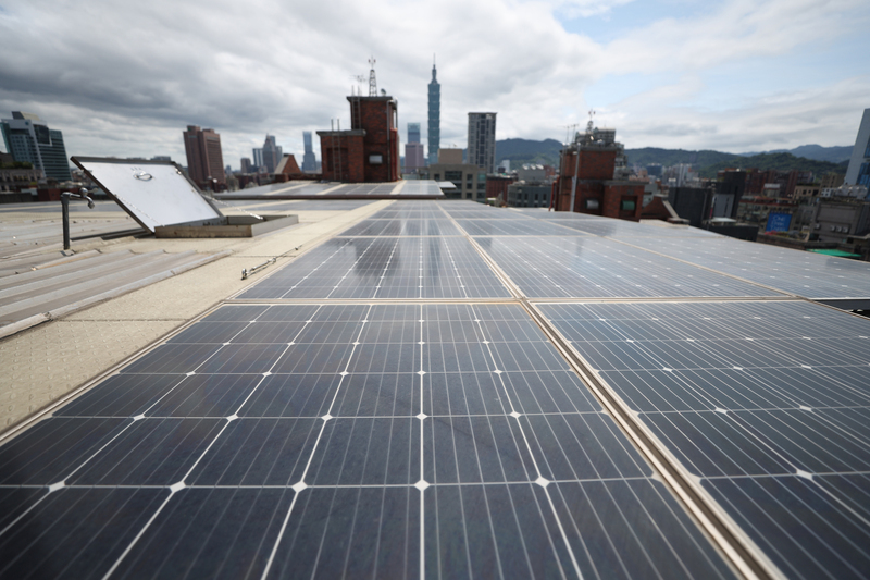 家戶屋頂設置太陽光電 2025起每kW補助3千