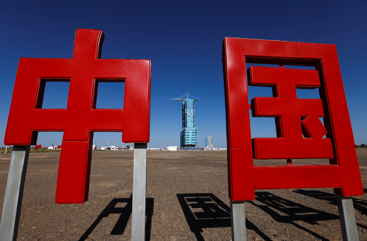 停留軌道276天 中國秘密太空船返回地球