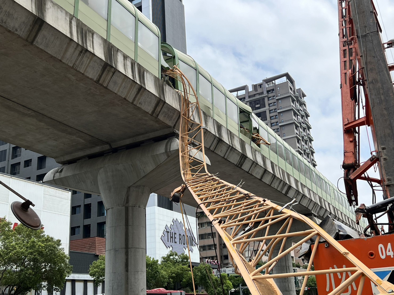 中捷車廂遭掉落吊塔砸中 北捷工程局派員協助