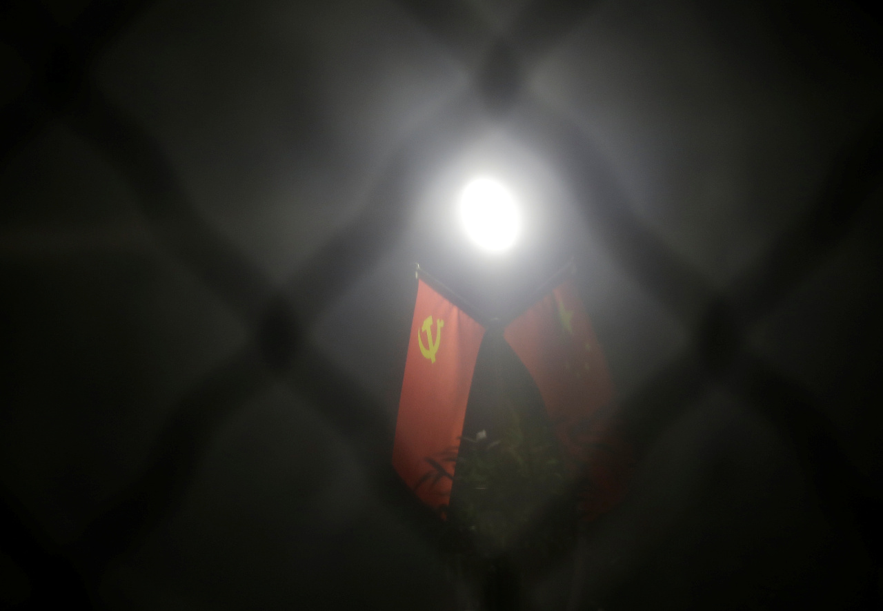 不與中國脫鉤 小心變成間諜
