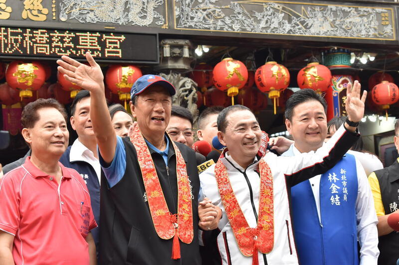 國民黨總統人選徵召在即 郭侯首度同台參加慈惠宮遶境
