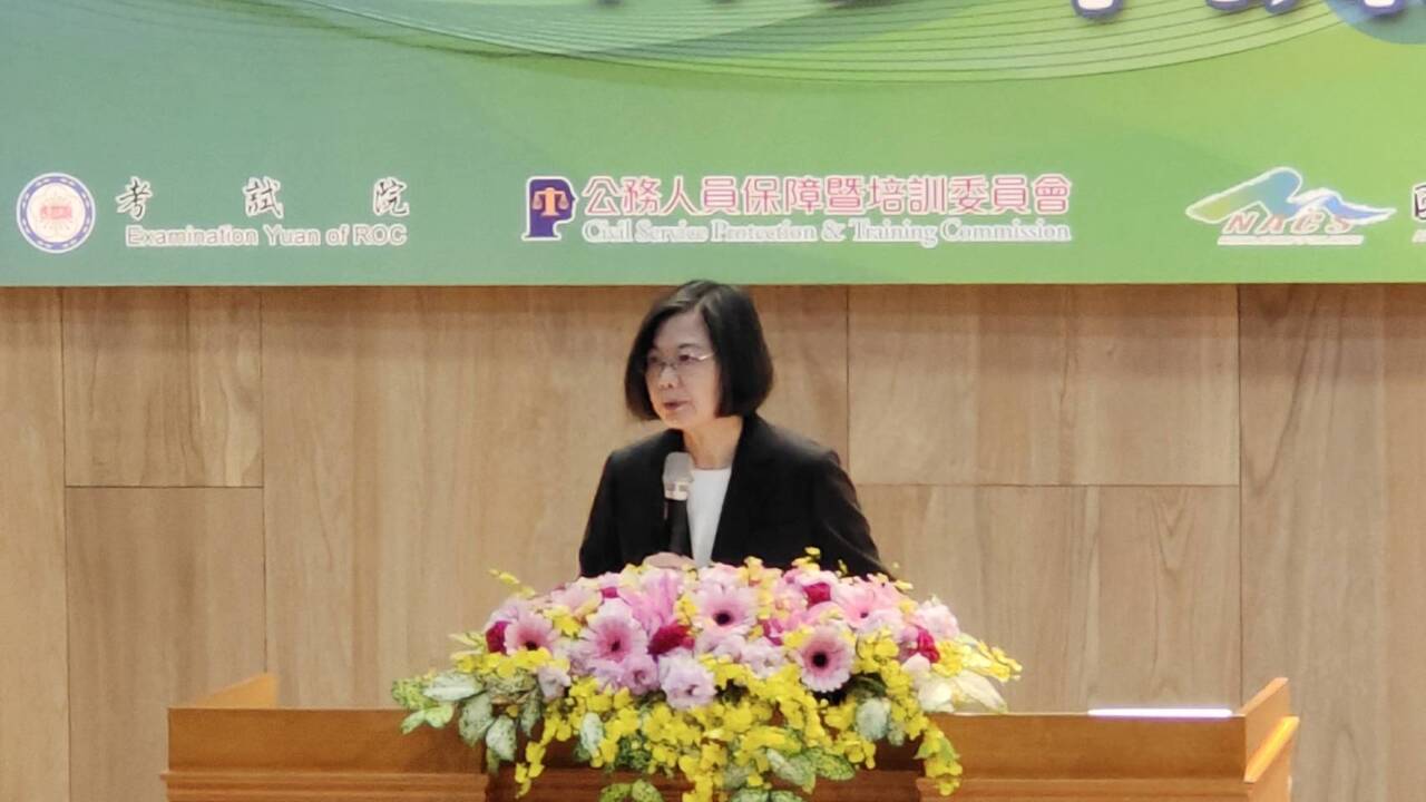 飛躍方案開訓 蔡總統勉文官提升專業、接軌國際