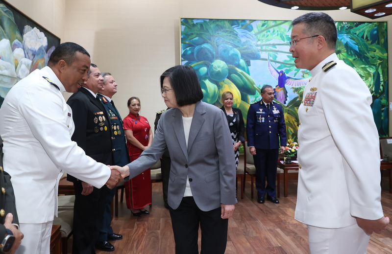 接見遠朋西語高階軍官班 總統盼建立友情與合作