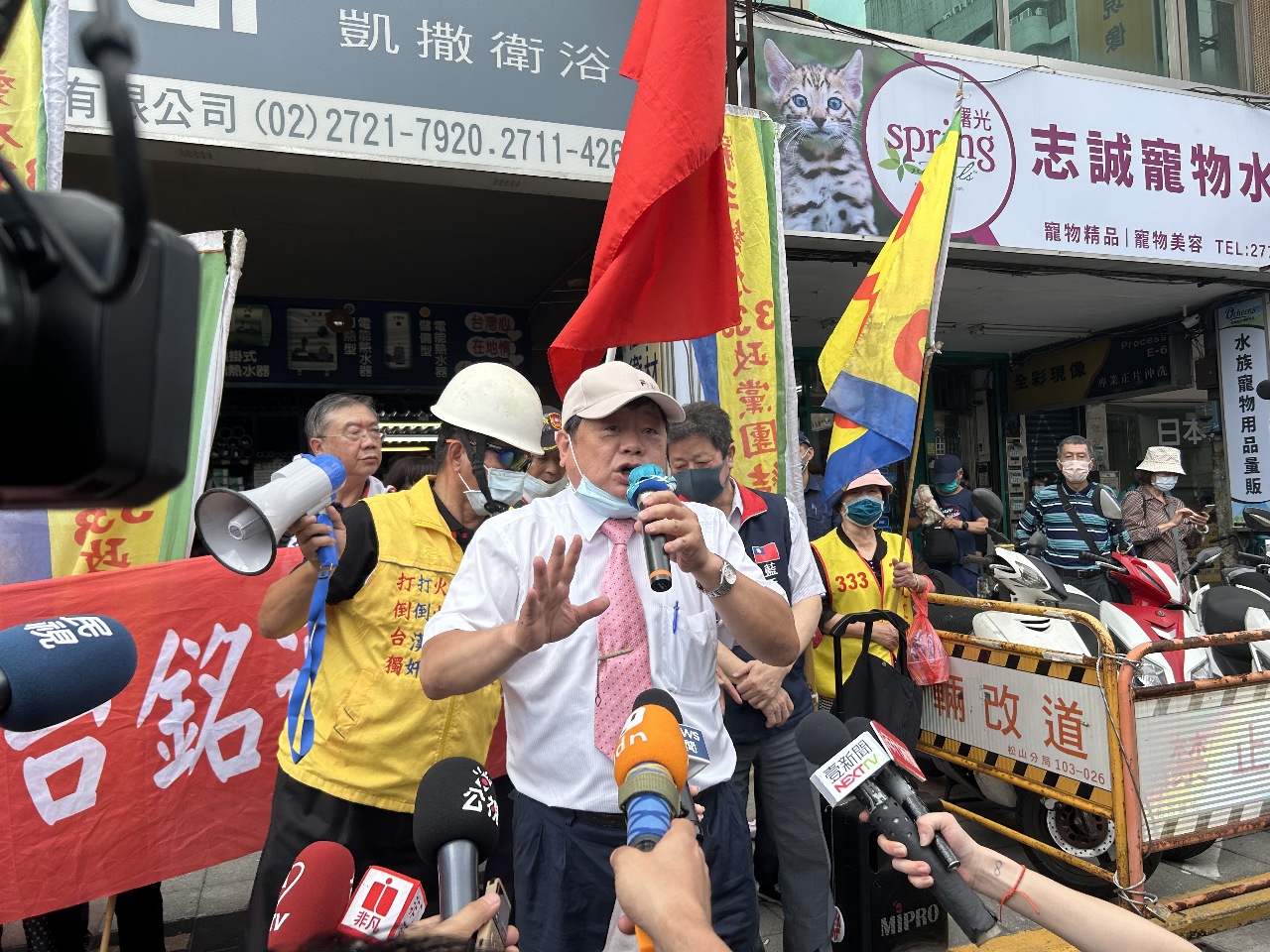 郭稱努力挺侯勝選 挺郭團體喊話改辦初選