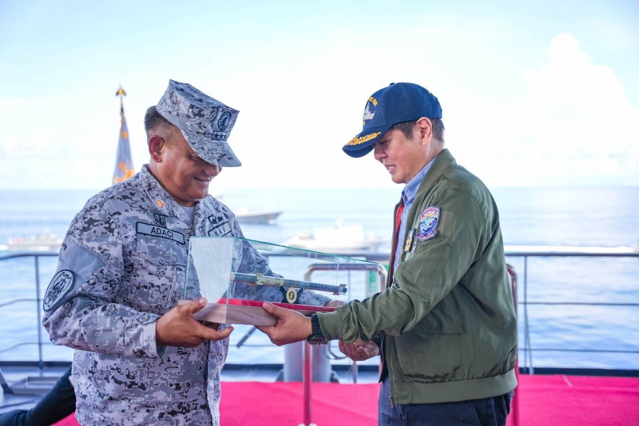菲海軍持續強化軍力 小馬可仕檢閱首批地對空飛彈