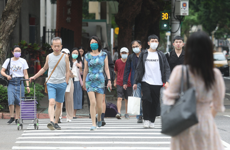 天氣穩定僅迎風面零星雨  明起東北風增強