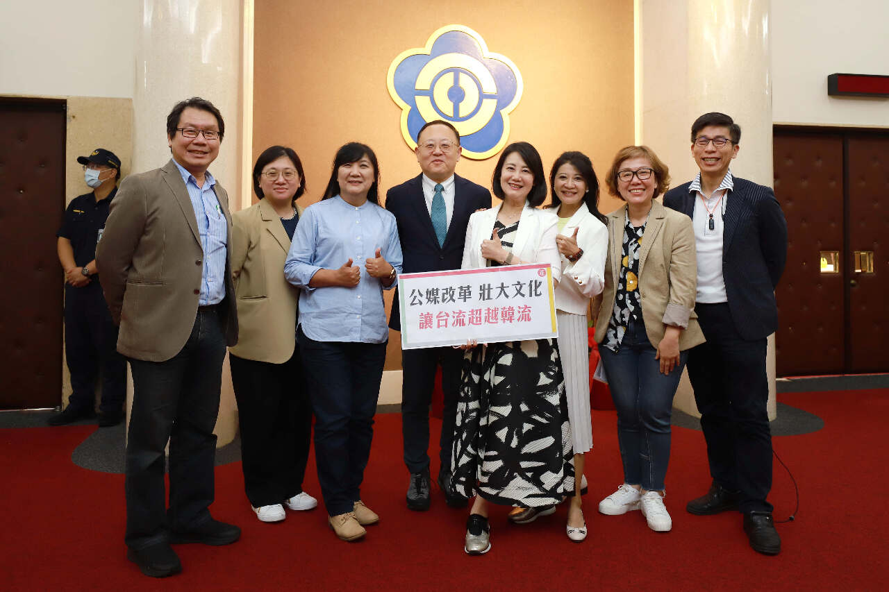 公視法修正草案三讀通過 史哲盼成台灣影視「造浪者」