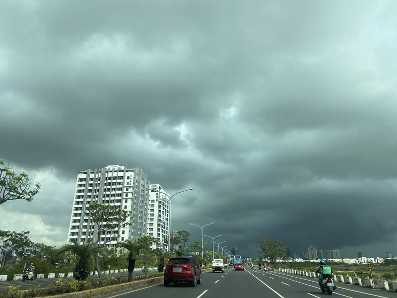 滯留鋒面徘徊 南部降雨較持續
