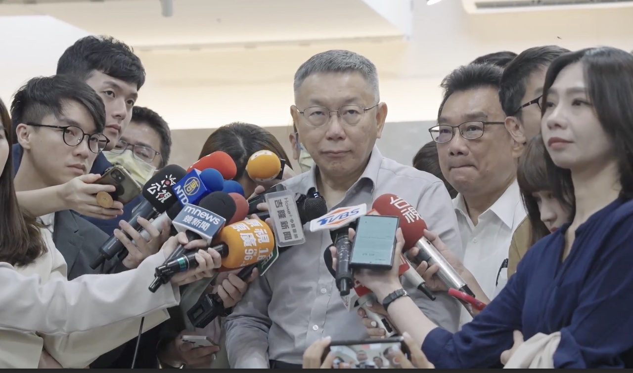 柯文哲喊重啟服貿 嗆綠營不做兩岸監督條例