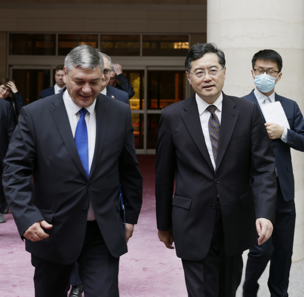蒲亭面臨權力挑戰 俄副外長飛往北京