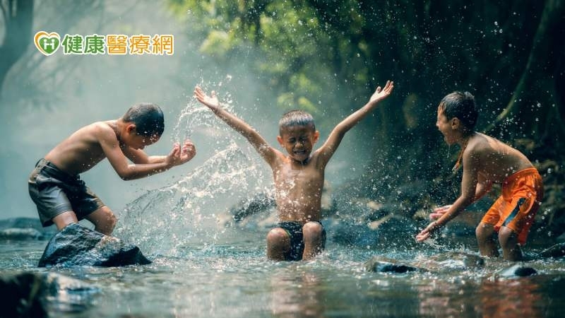 夏日戲水謹記 111年死因統計321人「意外溺死或淹沒」