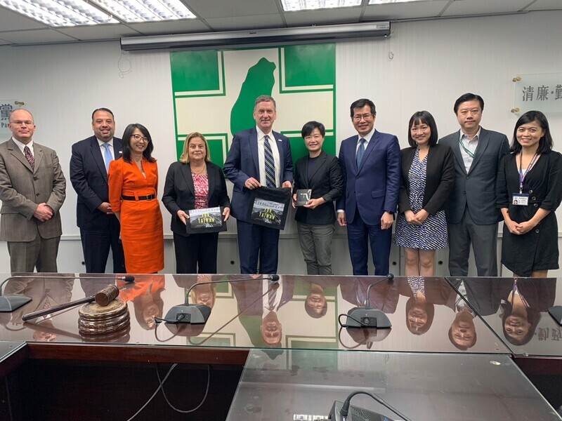 美國智庫拜會民進黨 分享烏克蘭戰爭對兩岸情勢啟示