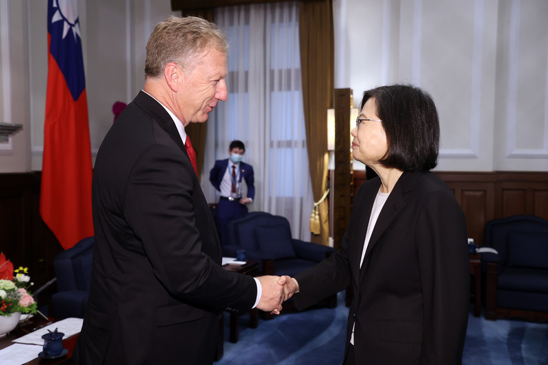 蔡總統：盼台美簽定避免雙重課稅協定帶動台美投資