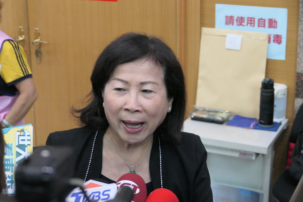中常會未出現「換侯」提案 挺郭中常委盼侯拉高民調