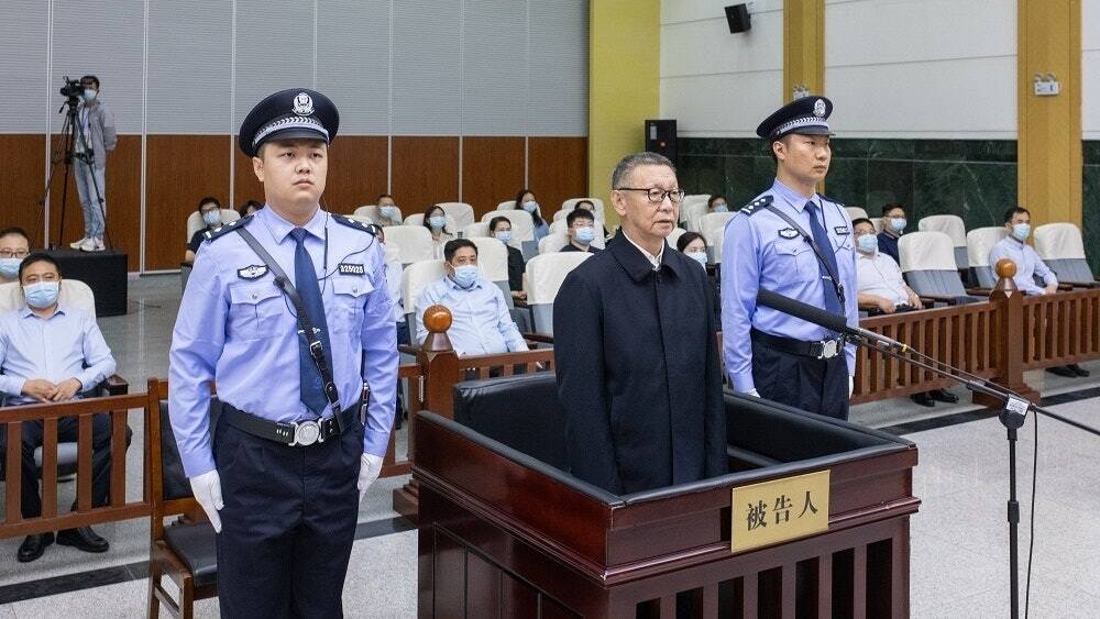 曾說「買不起北京房」 前中國銀監會副主席受賄逾22億元